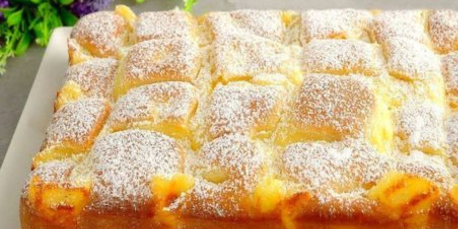 Omas Apfelkuchen mit Vanillepudding