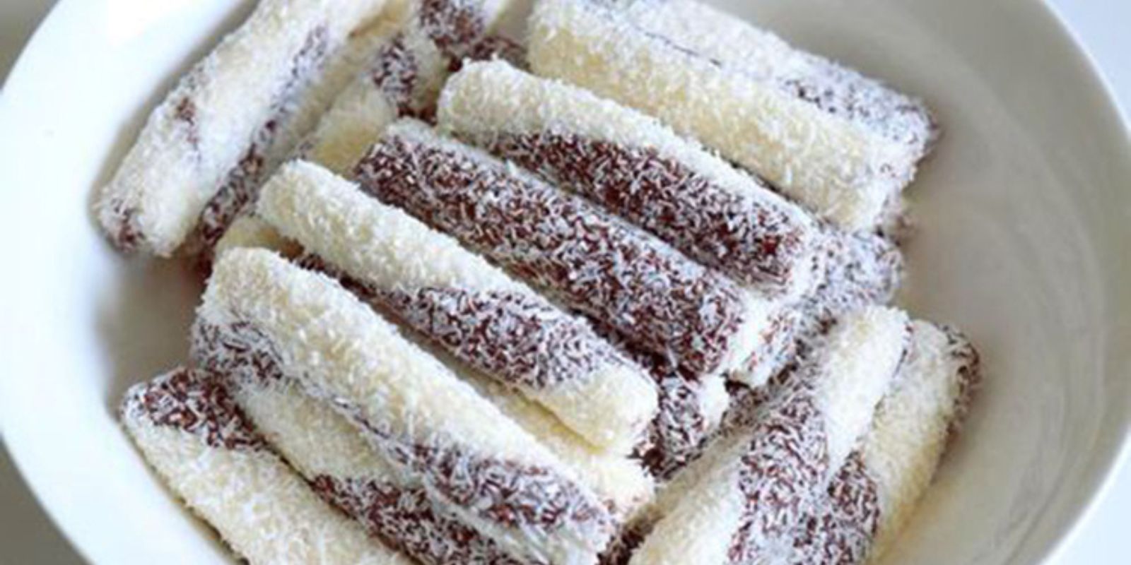 Omas Kokos-Stangerl: Ein nostalgischer Genuss mit exotischer Note