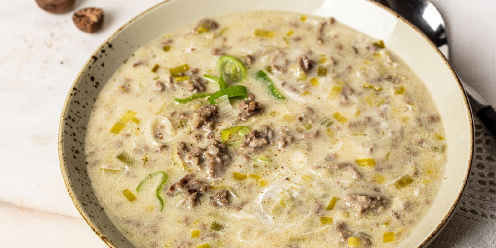 Omas Lauch Hackfleisch Suppe – Mit diesem