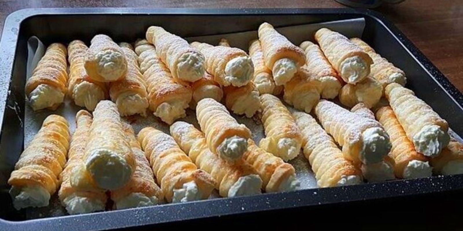 Omas Schaumrollen mit Vanillecreme: Eine Nostalgische Leckerei zum Genießen