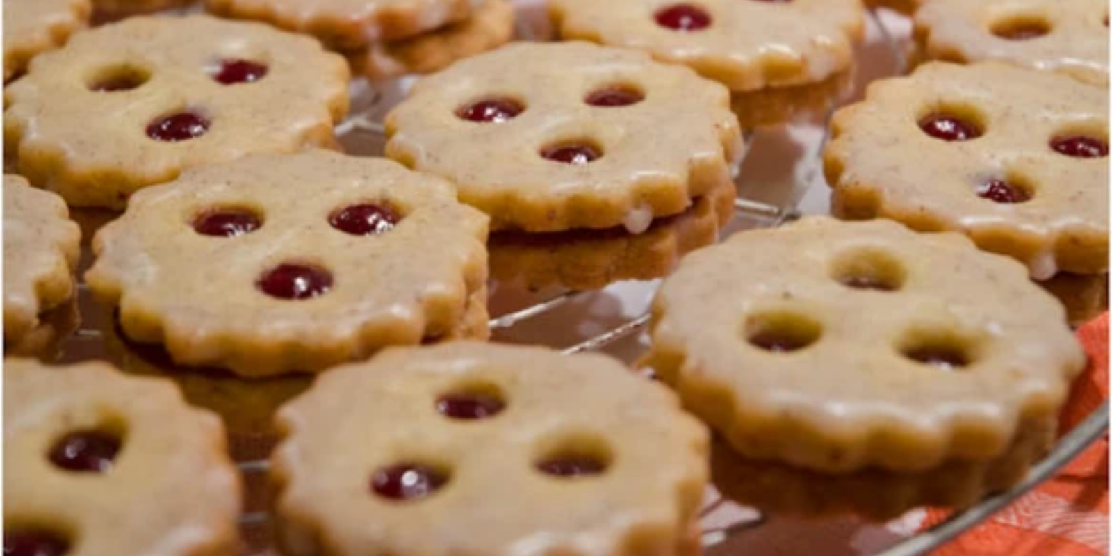 Omas Spitzbuben die kann man immer essen