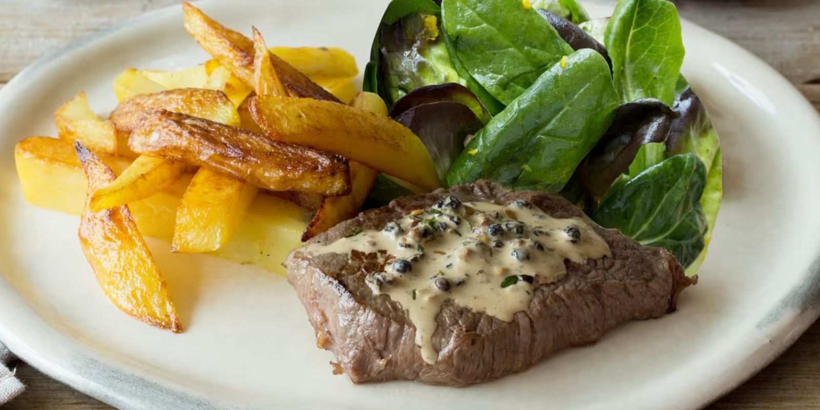 Perfektion auf dem Teller: Steak und Selbstgemachte Pommes – Ein Genuss für Fleischliebhaber