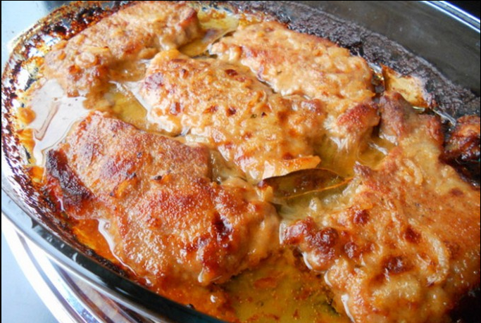 „Pfarrerschnitzel“ – leckeres zartes und saftiges Fleisch mit feiner Soße