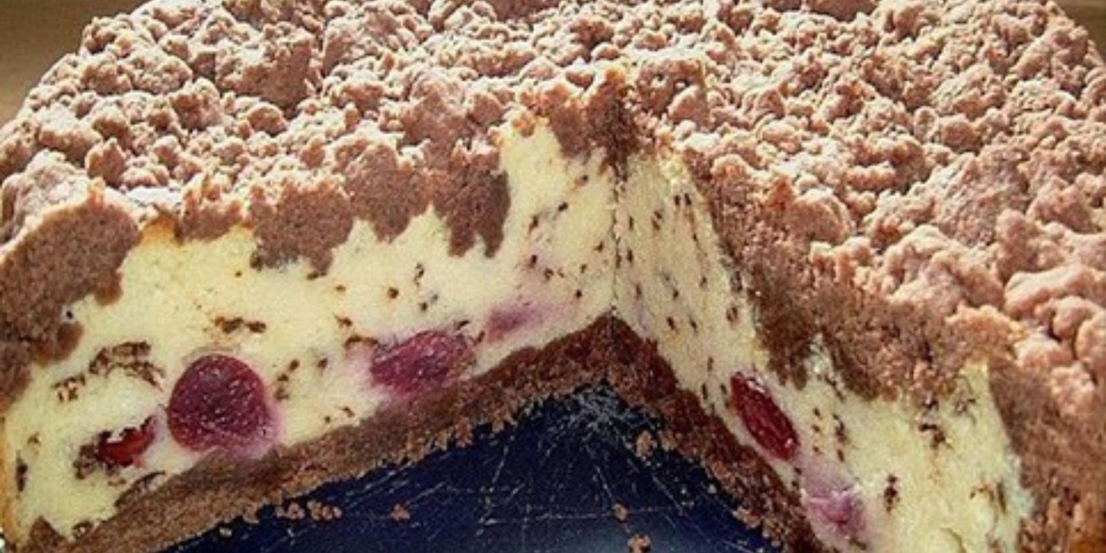 Quark Streuselkuchen mit Vanille Kirschfüllung