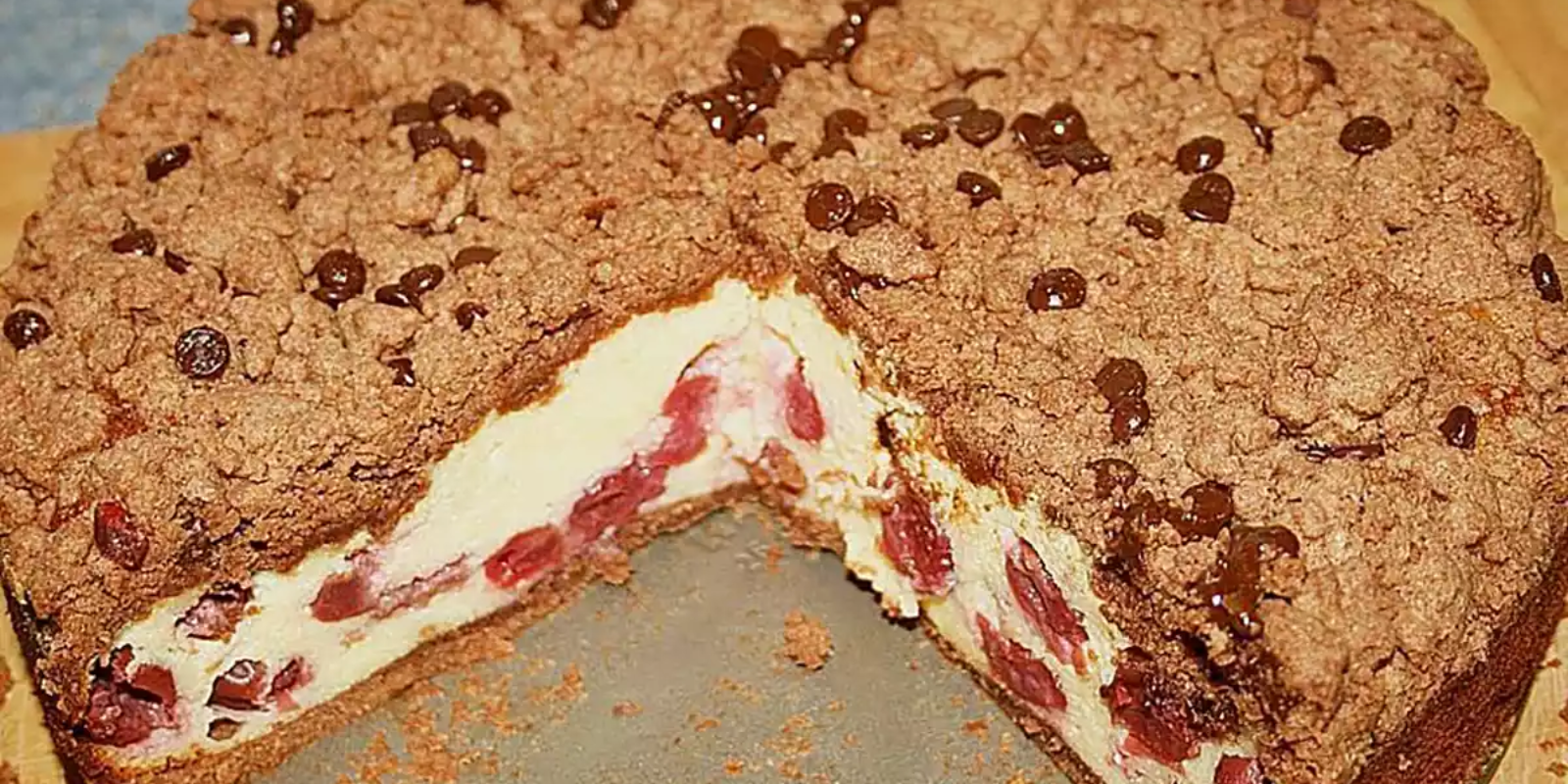 Quark Streuselkuchen mit Vanille Kirschfüllung