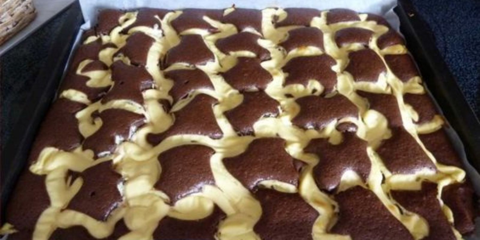 Quarkkuchen “Steppdecke”: Ein luftig-leichtes Dessert aus der deutschen Küche