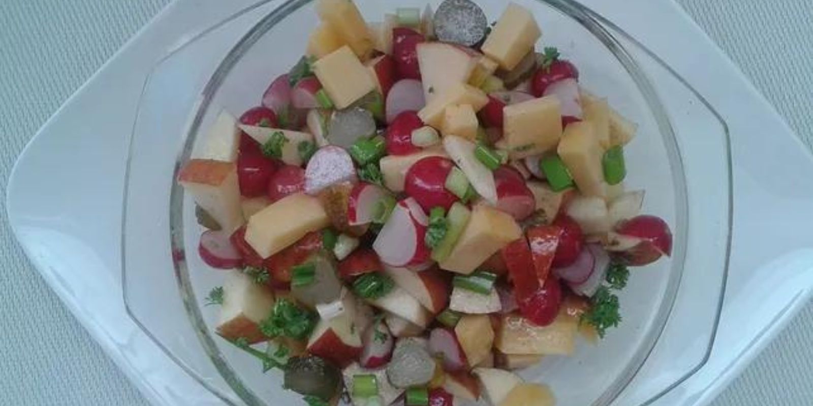 Radieschen Käse Salat