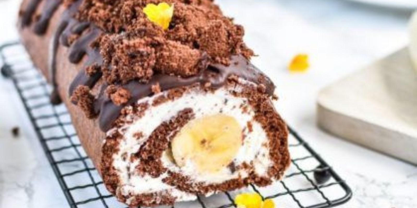 Rezept für Banana-Split-Rolle: Fruchtig, Süß und Einfach zuzubereiten