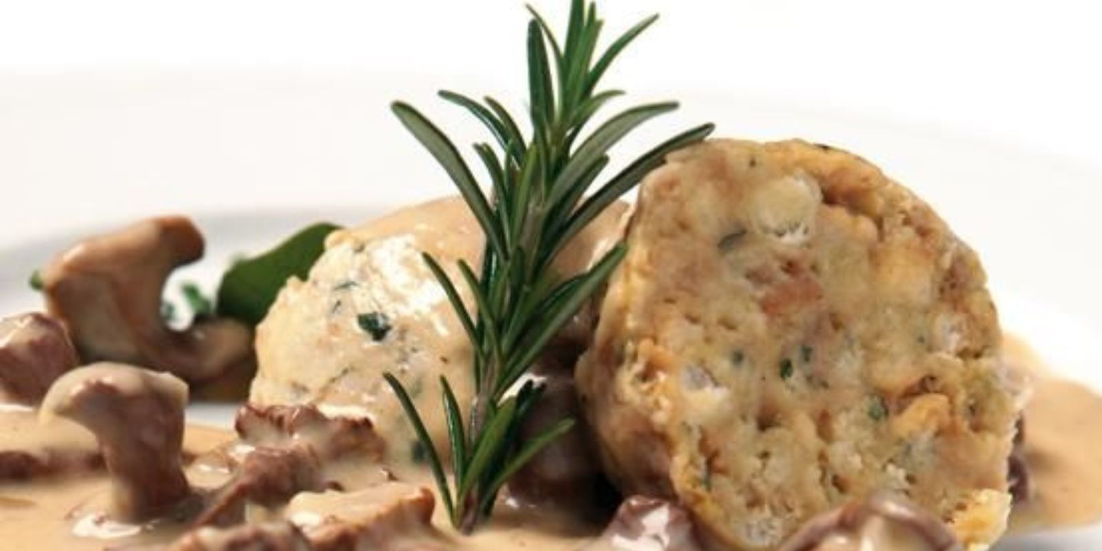 Rezept für Semmelknödel mit Pilzsoße: Ein Herbstlicher Genuss