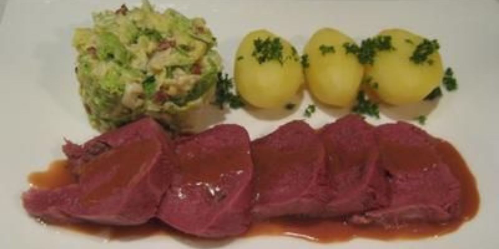 Rezept für Zartes Rinderfilet in Rotweinsoße: Schmelzend auf der Zunge