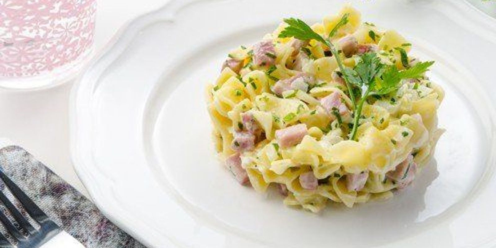 Rezept für den besten Nudel-Schinken-Auflauf in leckerer Sahnesauce: Cremig, Herzhaft und Unwiderstehlich
