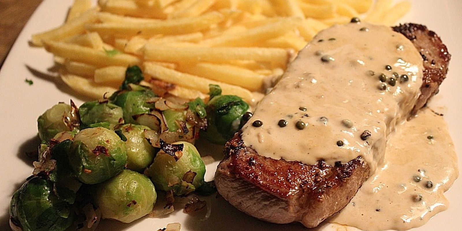 Rinderfilet mit grüner Pfeffersahnesoße