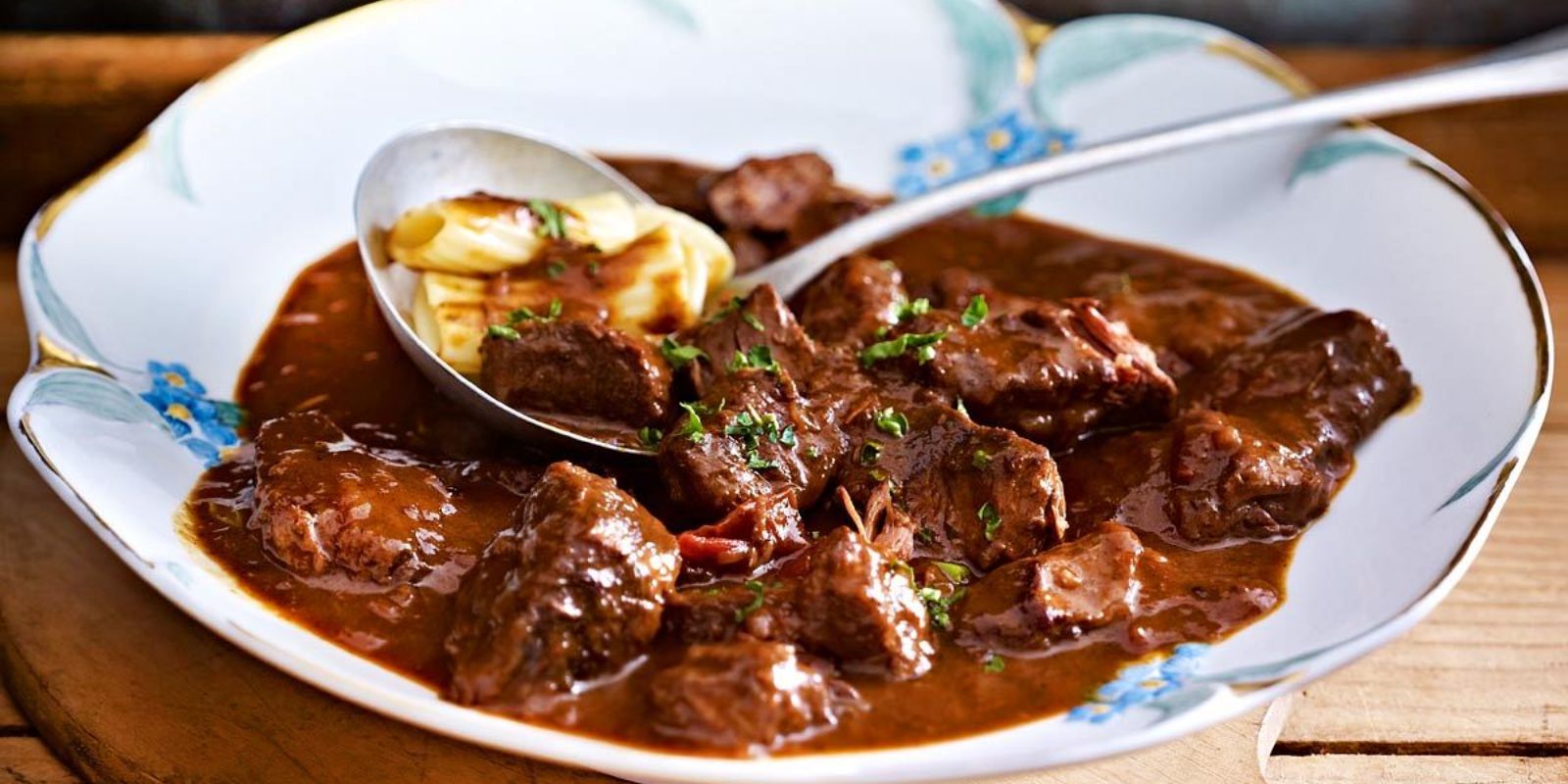 Rindergulasch Rezept