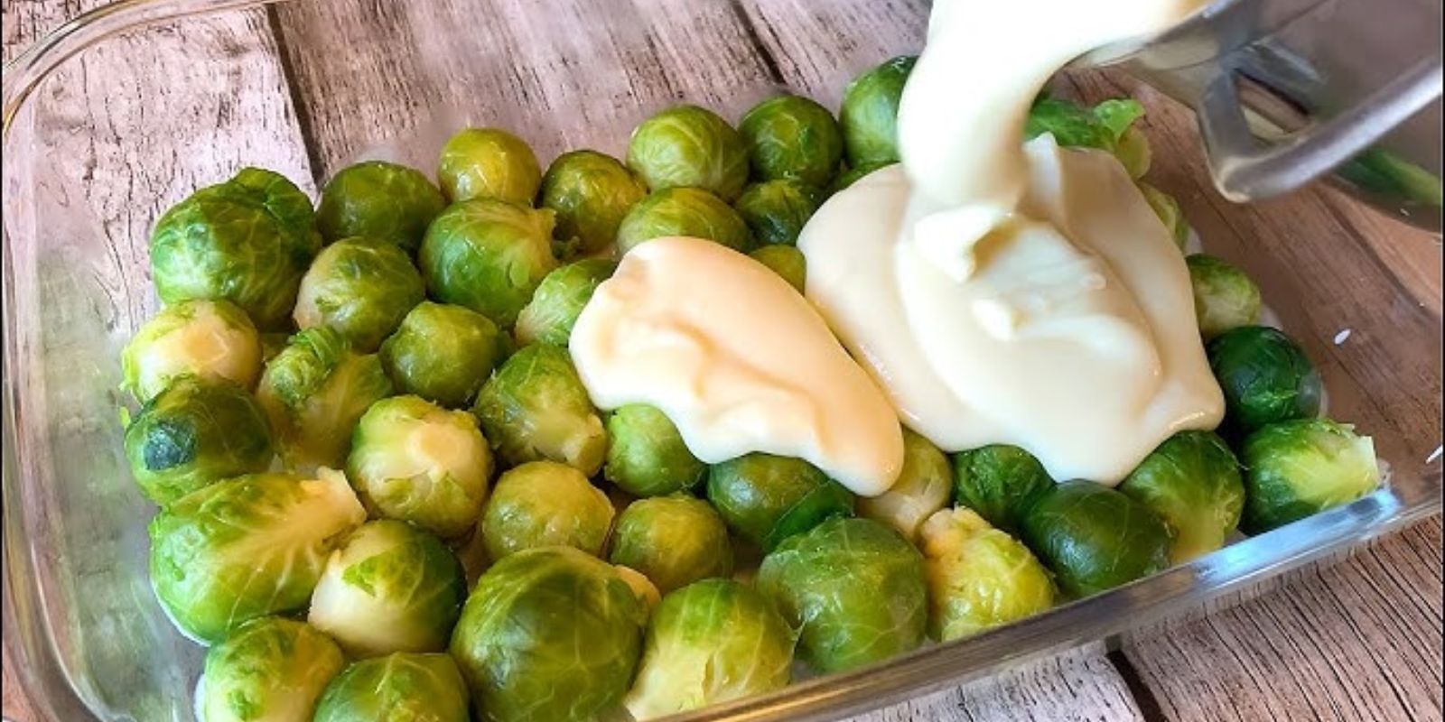 Rosenkohl in Frischkäse-Senfsauce