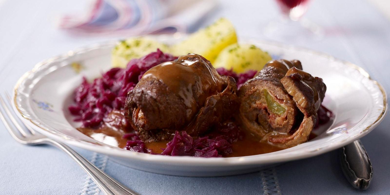 Rouladen mit Rotkohl und Kartoffeln rezept