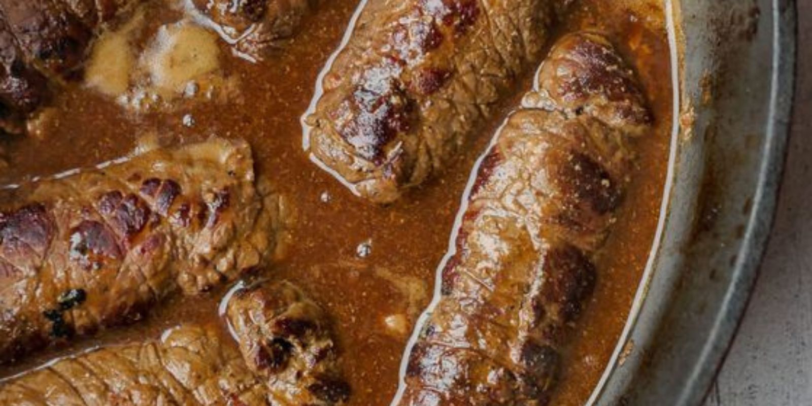 Saftige Rouladen mit Thüringer Klößen – Ein Gaumenschmaus aus der Heimat