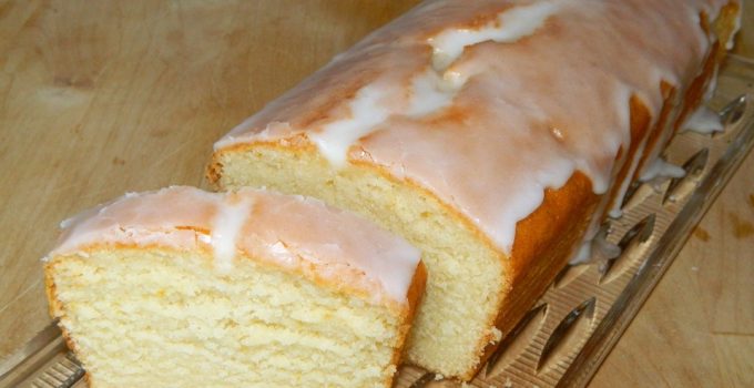 Saftiger Zitronenkuchen