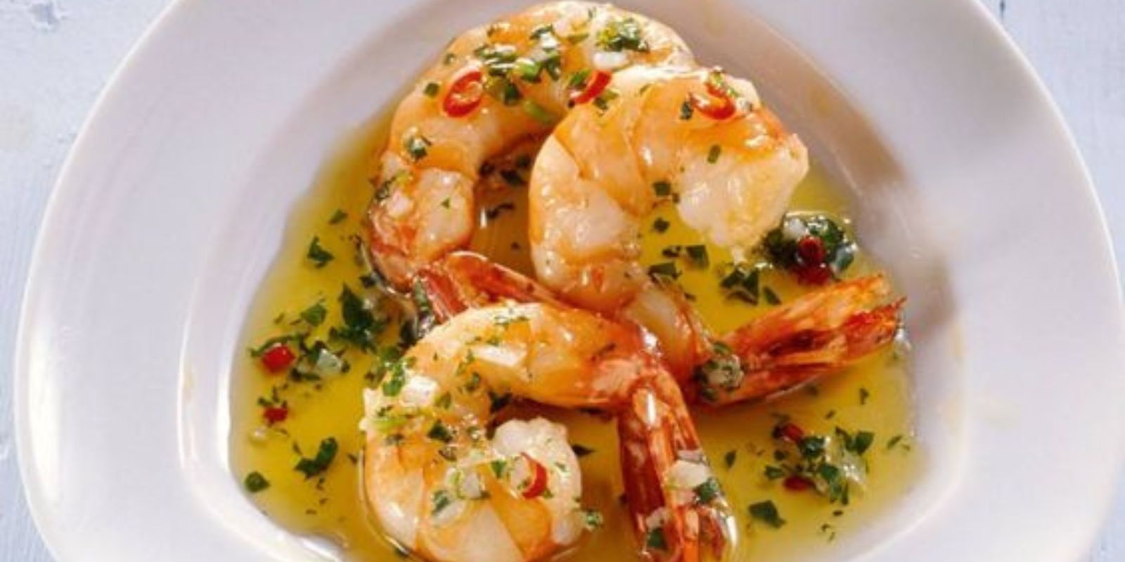 Sautierte Garnelen im Knoblauch-Petersilie-Rausch – Ein Blitzrezept