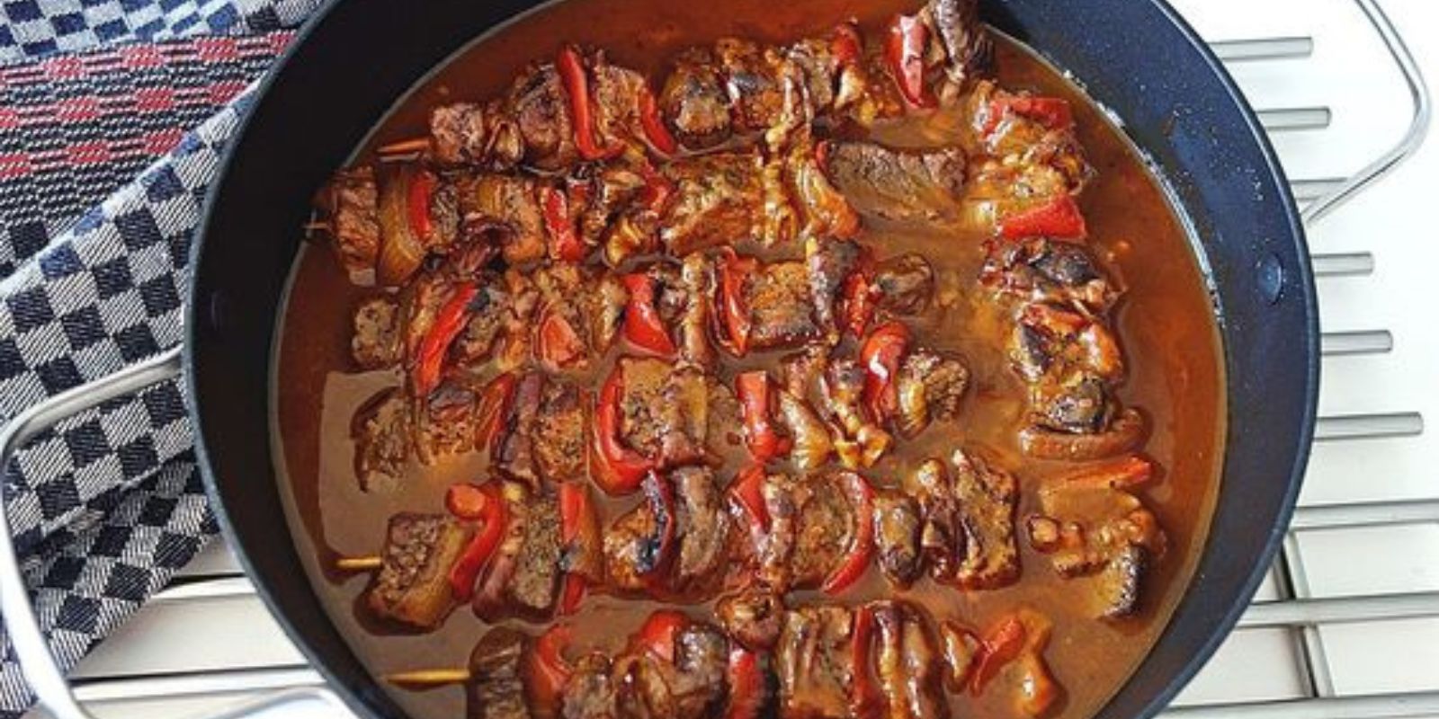 Schaschlik-Spieße mit würziger Marinade: