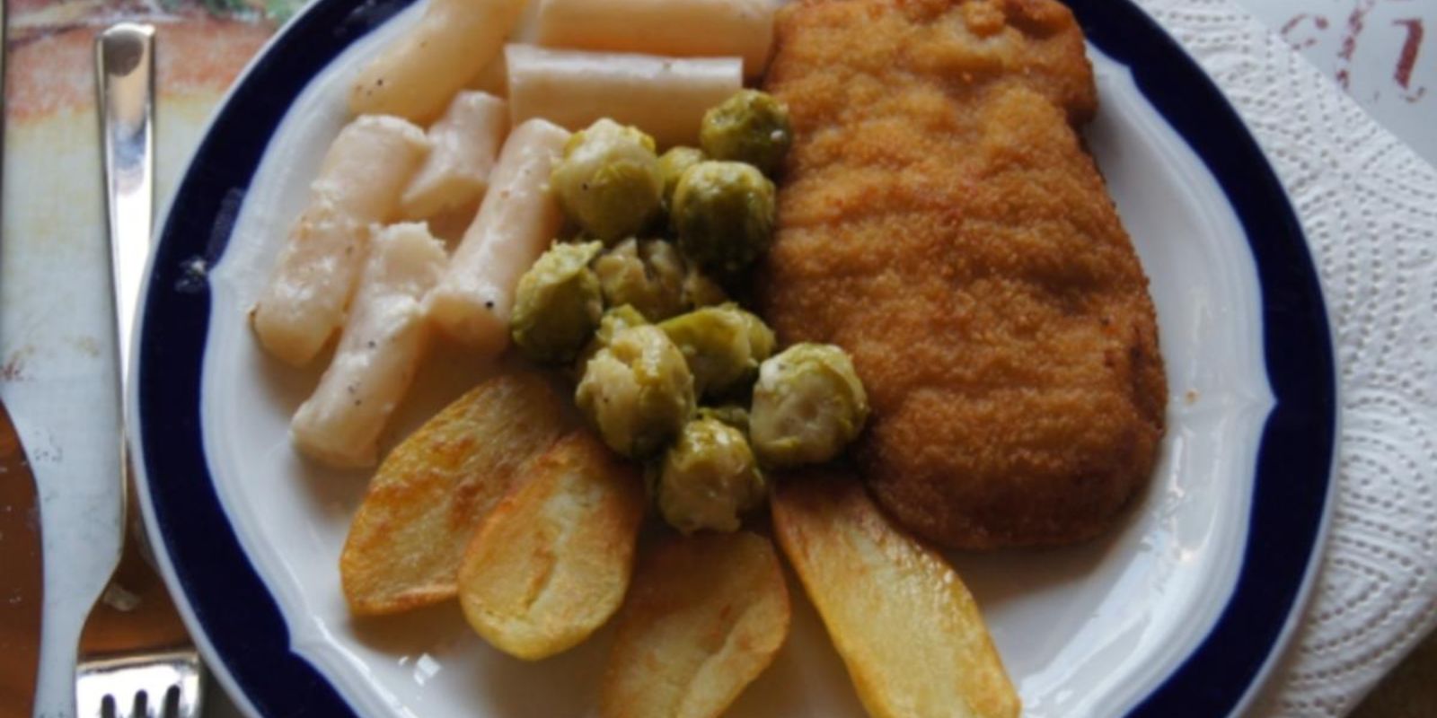 Schnitzel aus dem Kamm, Schwarzwurzel und Kartoffeln