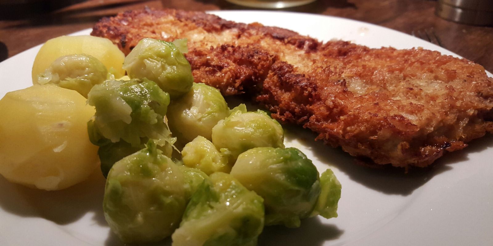 Schnitzel mit Rosenkohl