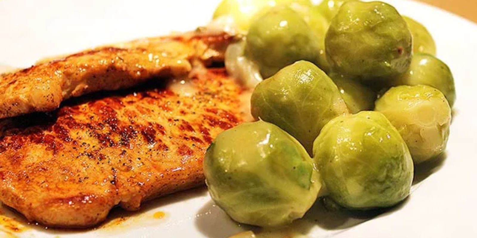 Schnitzel mit Rosenkohl