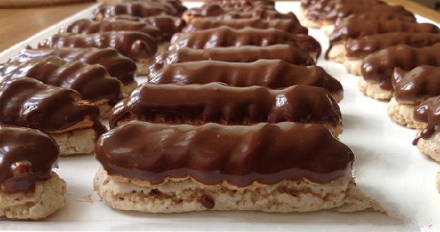 Schoko Nuss Schleifchen