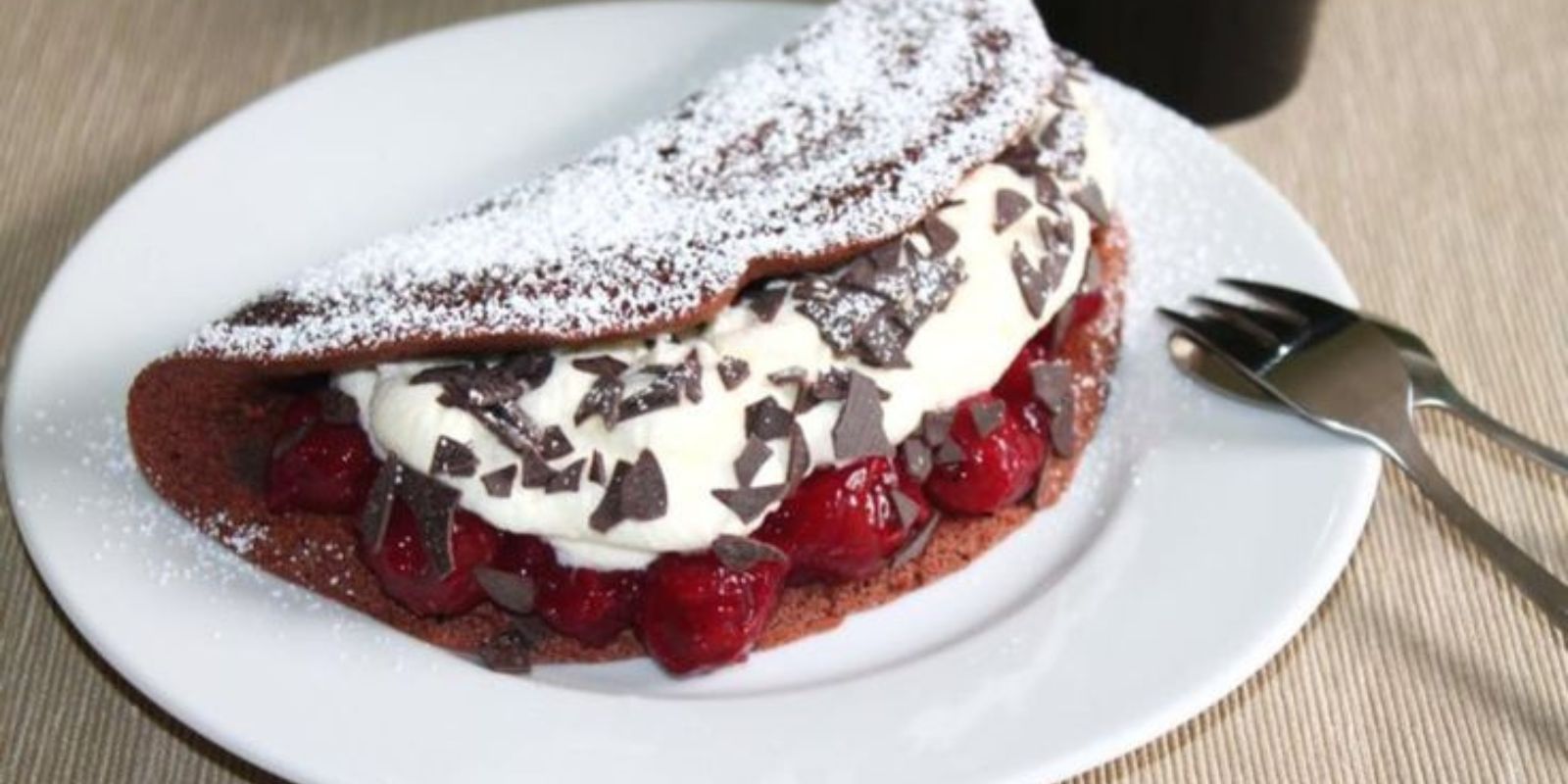 Schwarzwälder-Kirsch-Omelett