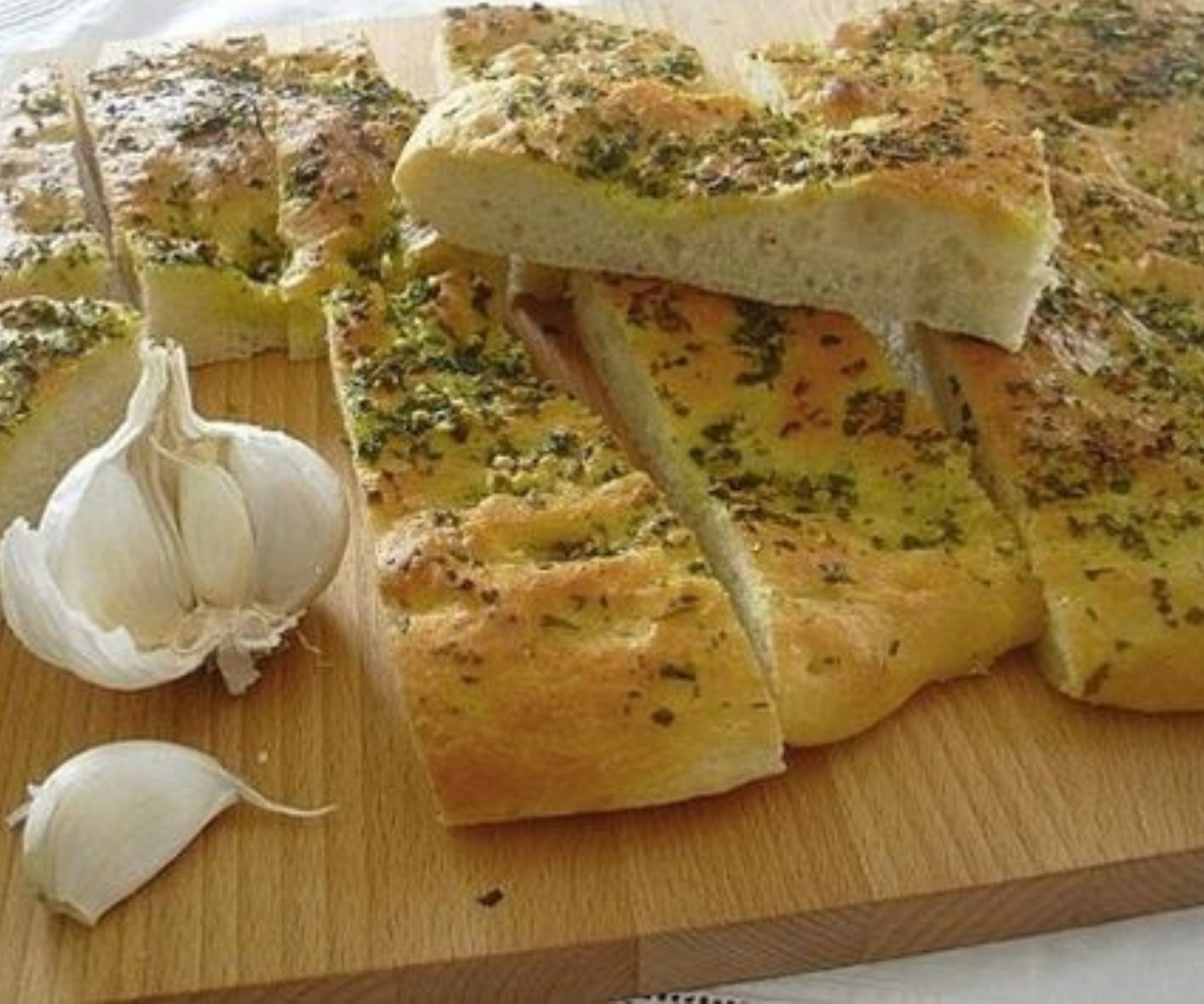 Selbstgebackenes Knoblauchbrot: Schnell, Einfach und Gesund!