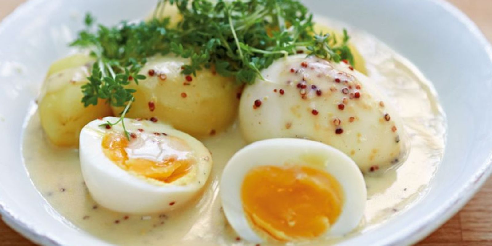 Senfei mit einer Leichten Senfsoße: Ein Schnelles und Einfaches Rezept