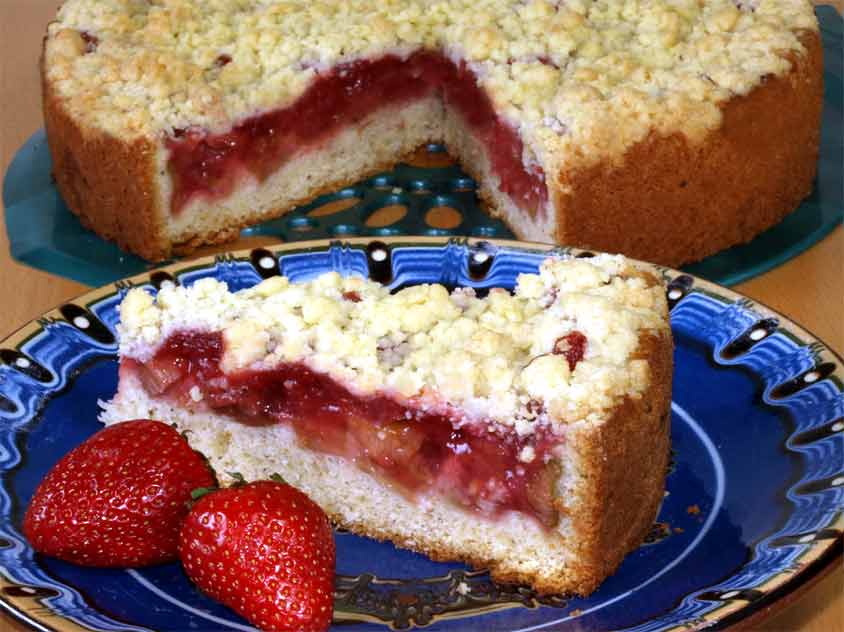 Sommerfreude in einem Kuchen – Erdbeer-Rhabarber-Kuchen