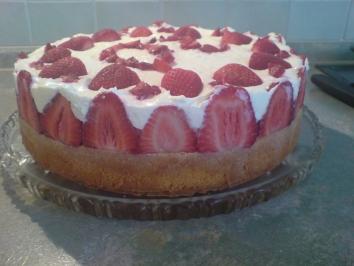 Sommerliche Erdbeer-Vanille Torte