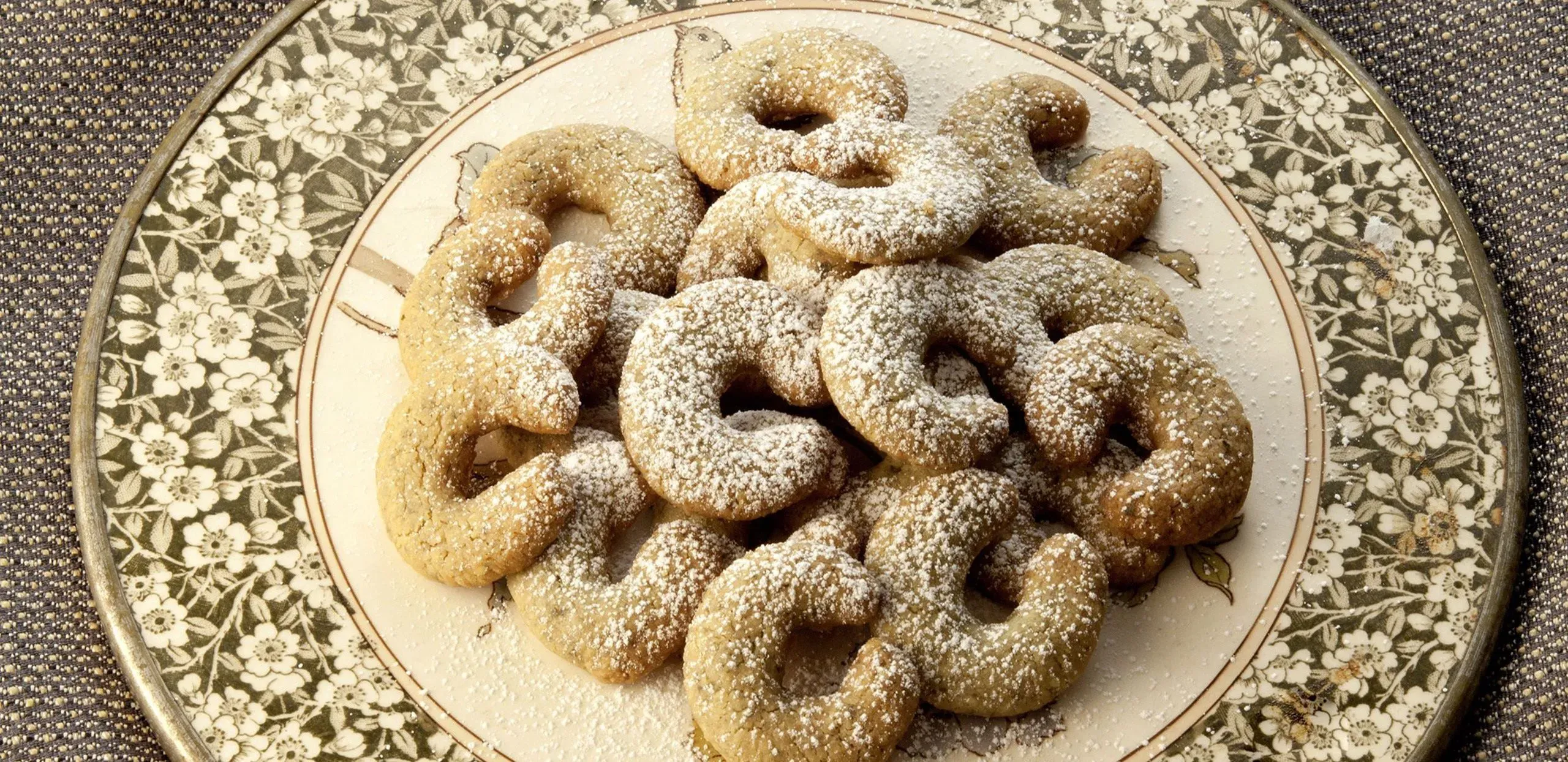 Steirische Kürbiskern-Mürbteig-Kipferl