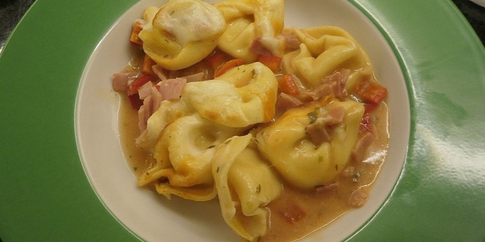 TORTELLINI AUFLAUF MIT BECHAMELSOSS