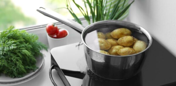 Tipp der Großmutter: Das Kochwasser der Kartoffeln nicht wegschütten! Entdecken Sie 5 Möglichkeiten, dieses Wasser für Ihren Garten wiederzuverwenden