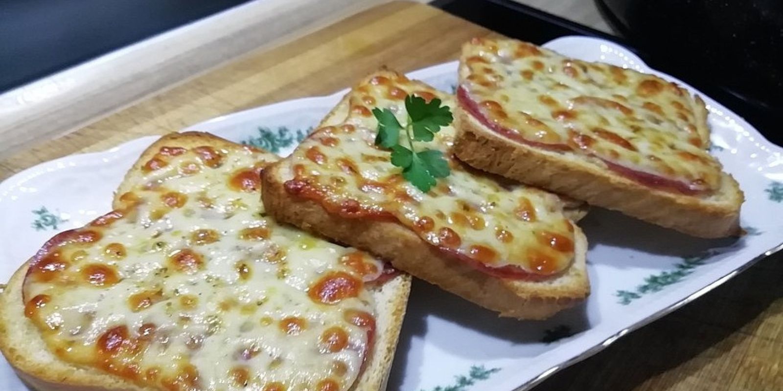 Toastbrot-Pizza