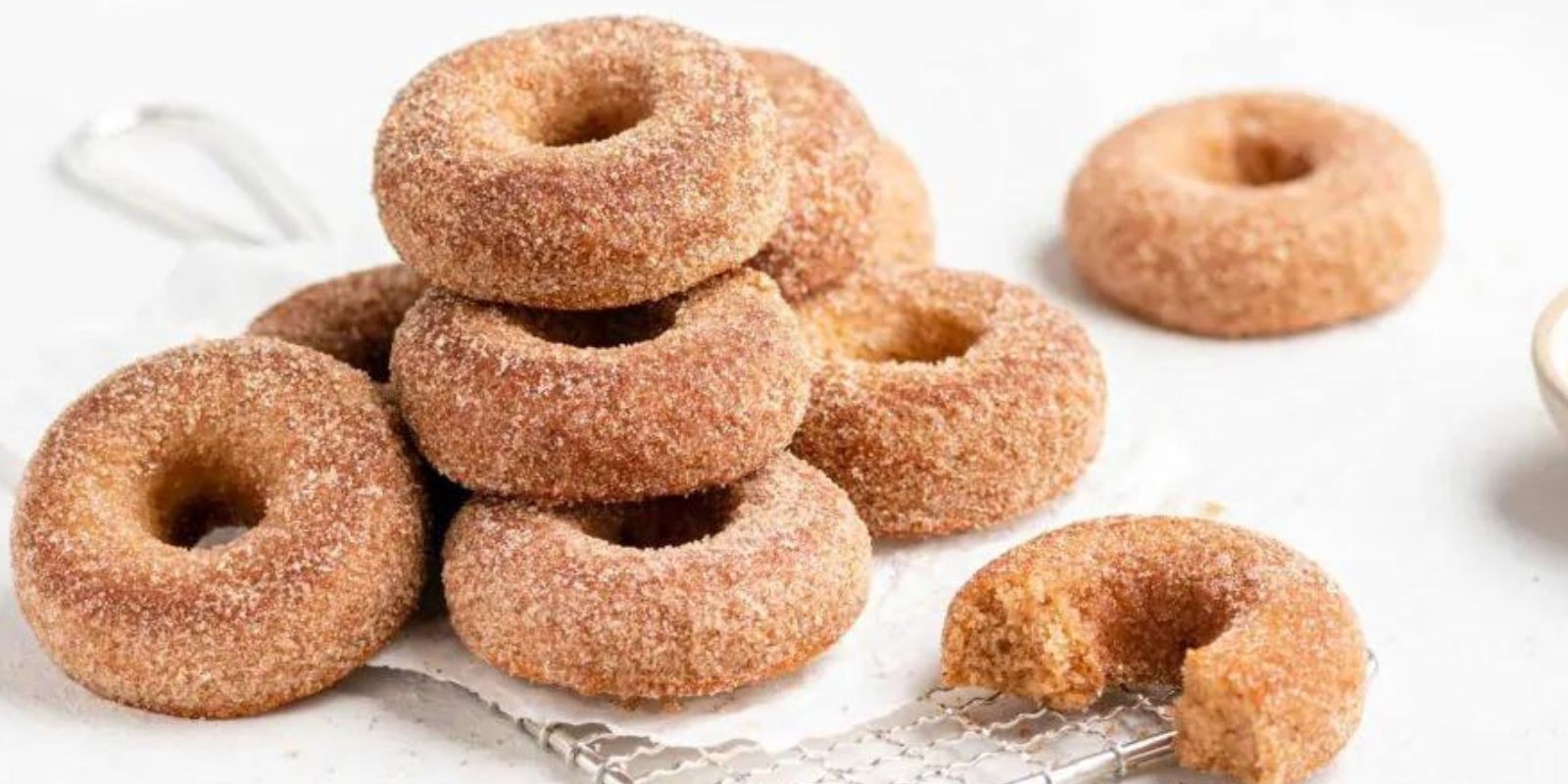 Unter der Woche gebackene Donuts 