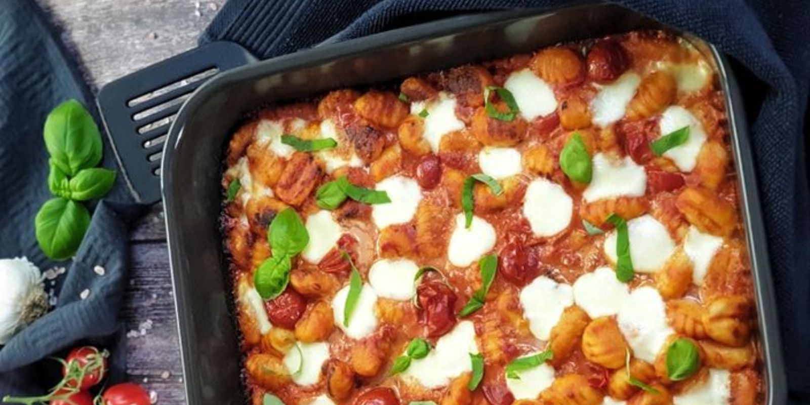 Verführerischer Genuss aus dem Ofen: Mozzarella-Auflauf zum Dahinschmelzen