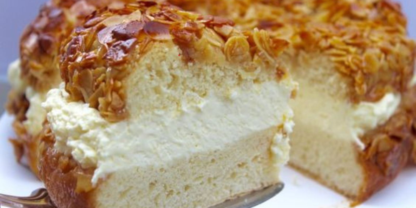 Was macht diesen Ruck-Zuck-Bienenstich so einfach und dennoch köstlich?