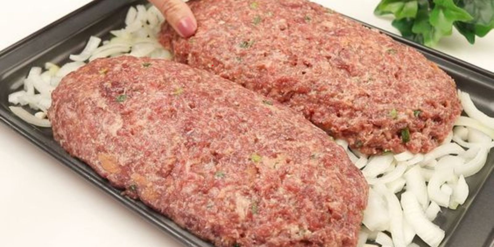 Wie kann ich Hackbraten mit Mortadella und Pistazien zubereiten, um ein köstliches und herzhaftes Gericht zu genießen?