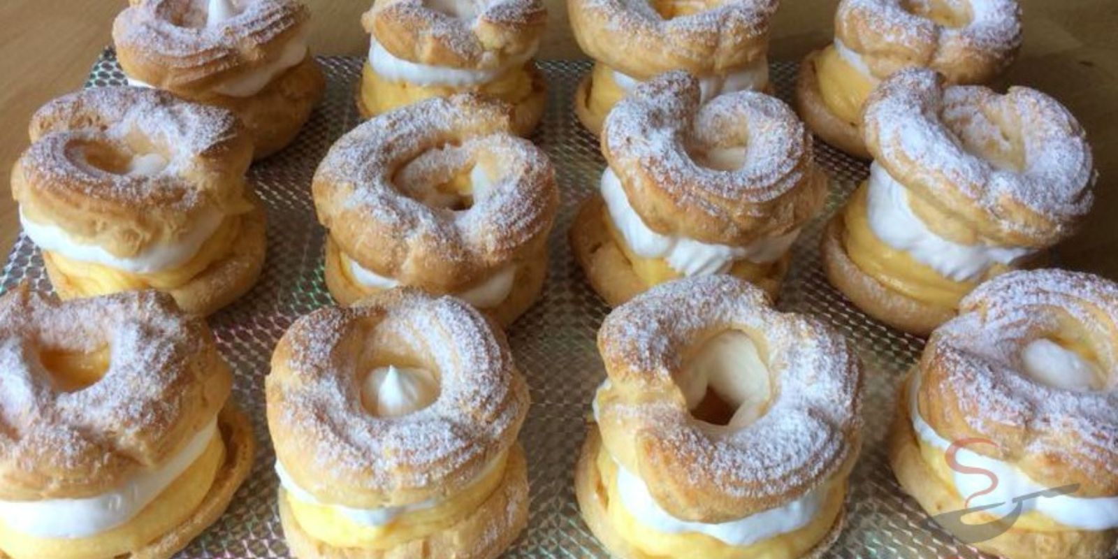 Windbeutel mit Vanillecreme Sahne Füllung