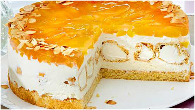 Windbeuteltorte mit Aprikosen