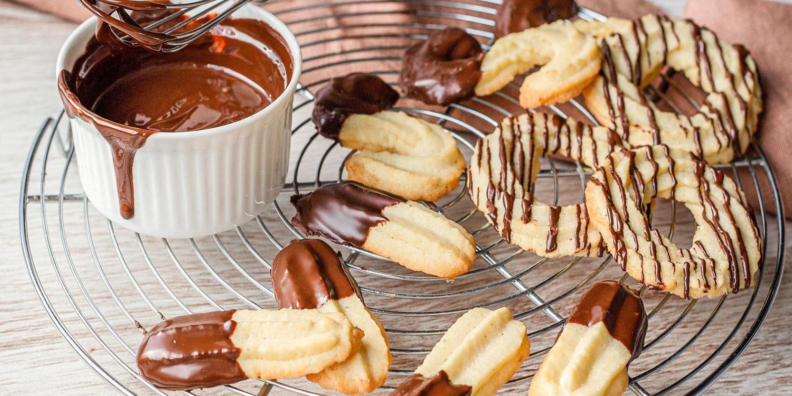 Woahh! So einfach haben Sie Spritzgebäck noch nie gemacht