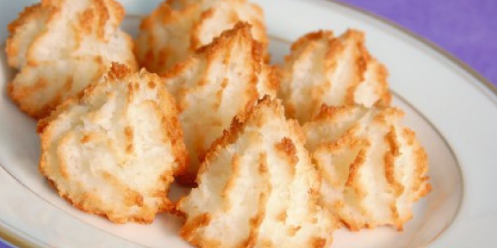 Wunderbare KOKOSMAKRONEN aus drei Zutaten wie aus dem Laden