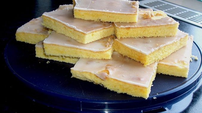 ZITRONENKUCHEN