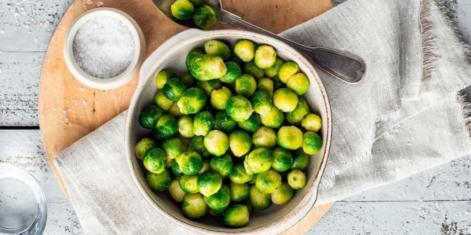 Zarter Rosenkohl in Verführerischer Frischkäse-Senfsauce