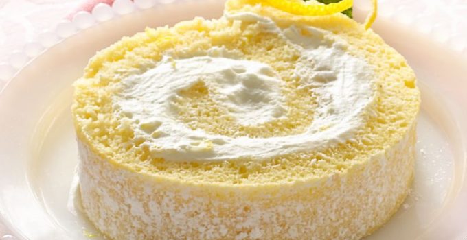 Zitronen Biskuitrolle