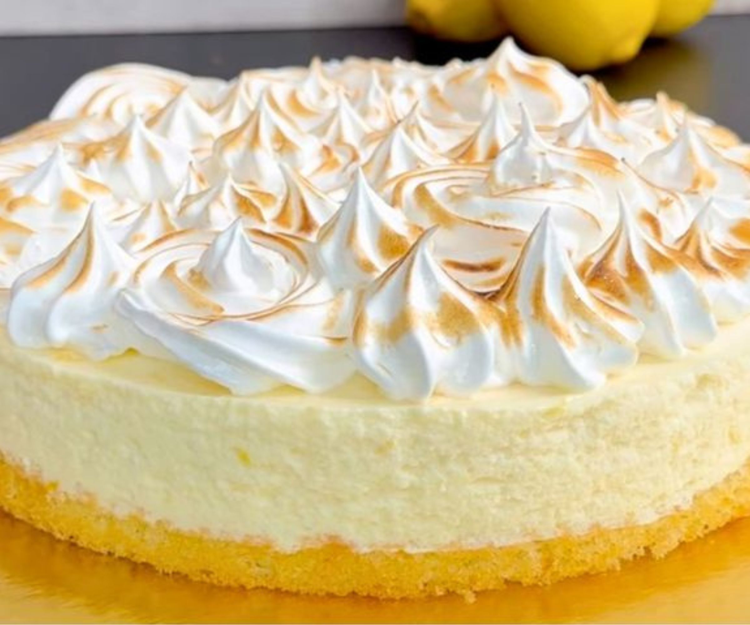 Zitronencreme-Baiser-Kuchen: Ein göttlicher Gaumenschmaus!