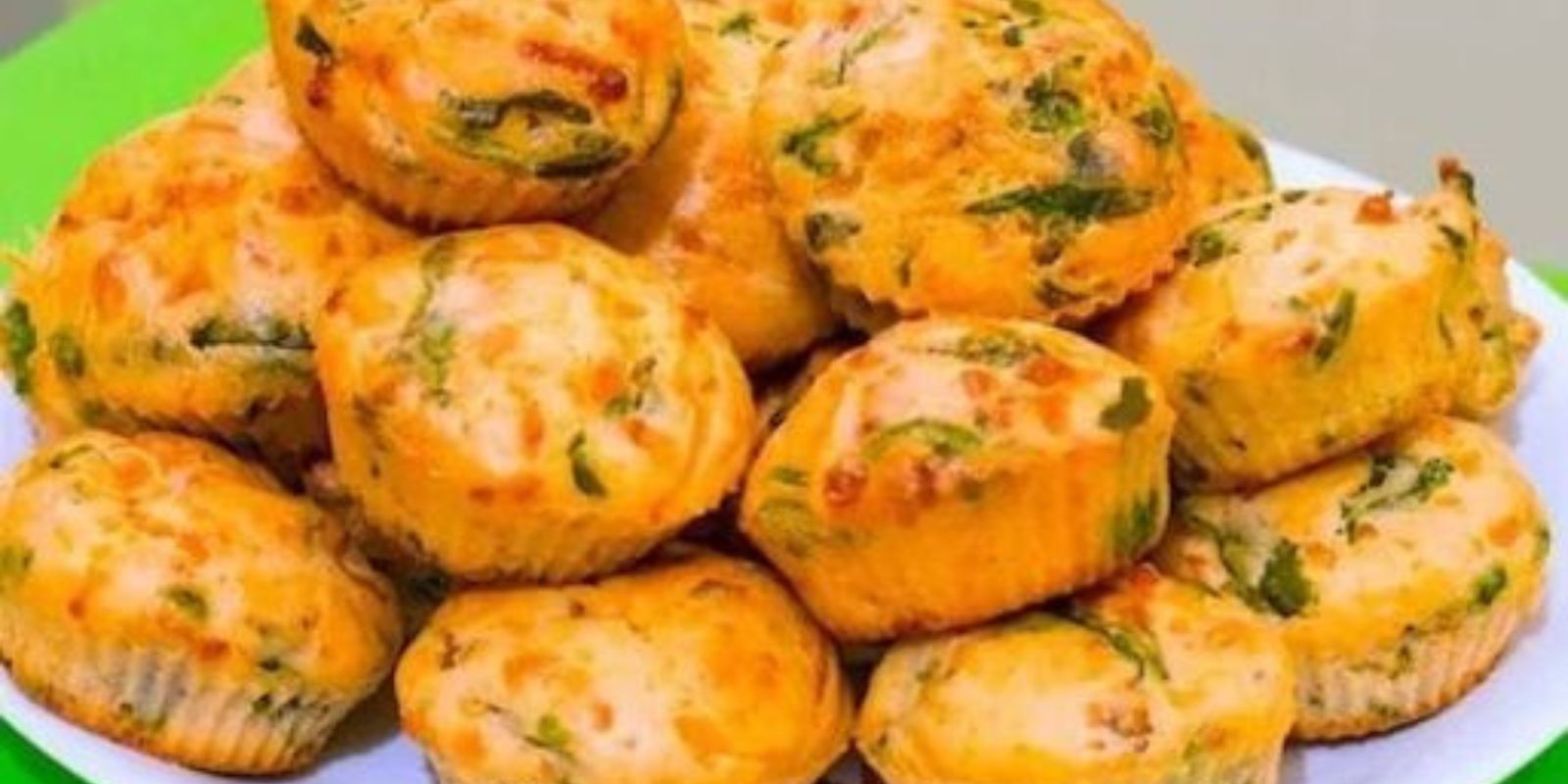 Zucchini-Mozzarella-Muffins: Eine Geschmacksexplosion in jedem Bissen