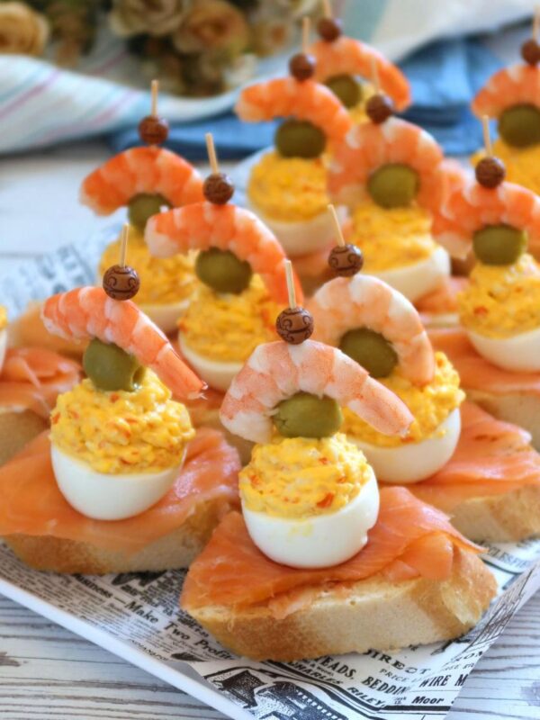 Kanapés von Lachs und Hummer